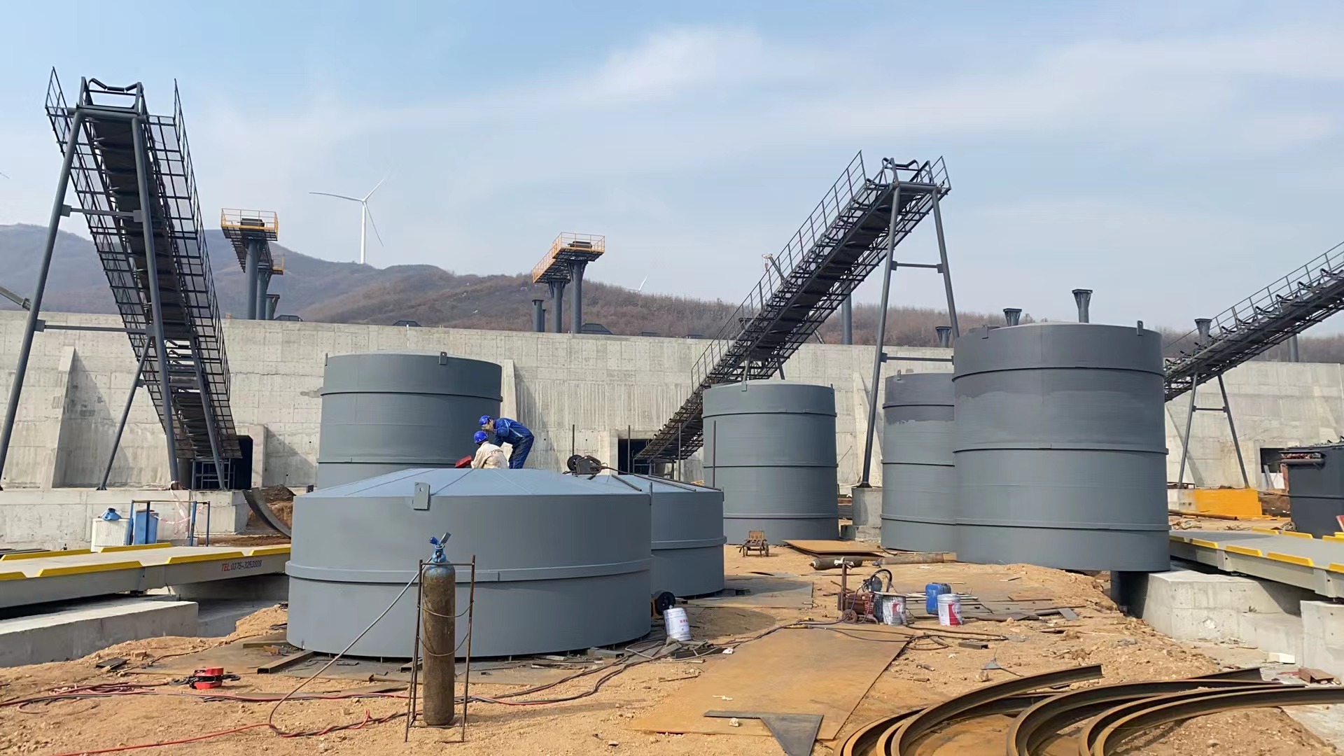 海南藏族骨料钢板仓河南项目大型骨料仓生产线进度